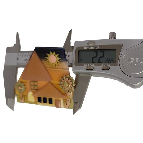 Lucinda Tan House Pink Green Flowers Pin K555 - Picture 6 of 7